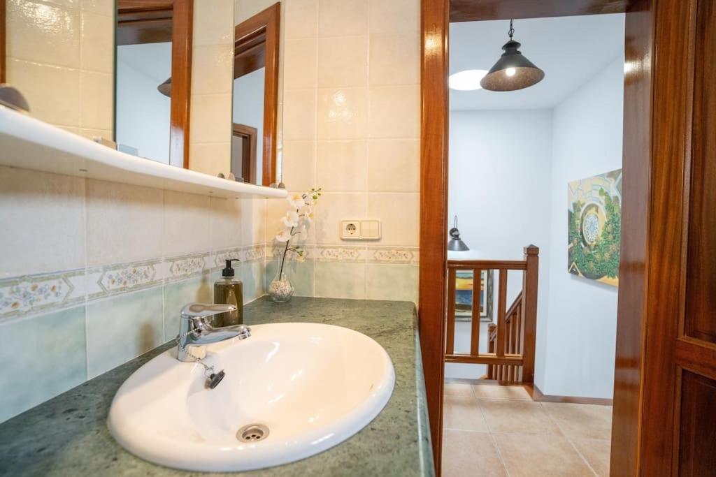 Beautiful Home In Lanzarote 5 Mins From Marina بلايا بلانكا المظهر الخارجي الصورة