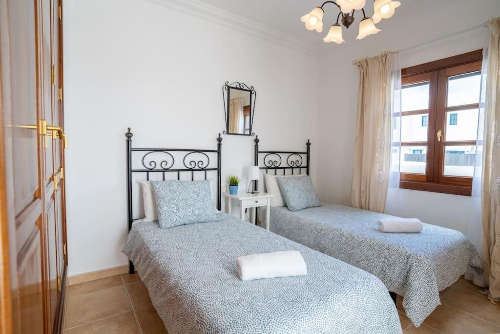 Beautiful Home In Lanzarote 5 Mins From Marina بلايا بلانكا المظهر الخارجي الصورة